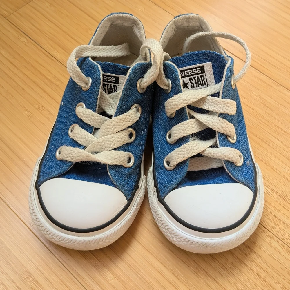 Chuck Taylor® Low Top Sneaker - Toddler size 5